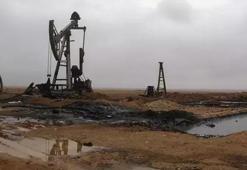 Suriye'de terör örgütü YPG'den alınan bölgelerde petrol çıkarılmaya başlandı