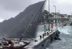 Muğla Marmaris’te fırtına etkisi! Yelkenli tekne karaya oturdu