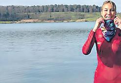 Çağla'yı tutana aşk olsun! Yayın çıkışı sörfe koştu