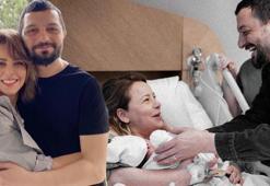 Taze anne Vildan Atasever ve Mehmet Erdem'den aile pozu