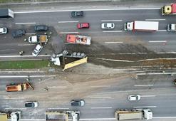 Kuzey Marmara Otoyolu'nda kamyon devrildi! 3 şerit trafiğe kapandı