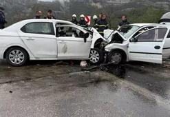 Burdur'da iki otomobil kafa kafaya çarpıştı: 7 ölü, 1'i ağır 5 yaralı