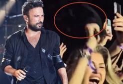 Tarkan’dan şaşırtan jest! Sözünü tuttu, terli havlusunu hayranına fırlattı
