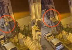 Beyoğlu'nda korku dolu anlar! Balkondan atlamak isteyen kadını eşi böyle yakaladı