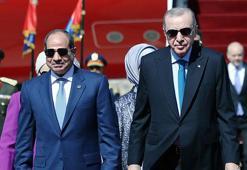 Cumhurbaşkanı Erdoğan, Mısır'da resmi törenle karşılandı!