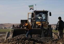 YPG’li teröristler patlattı, halk inşa ediyor! ‘Onlar yıkar biz yaparız’