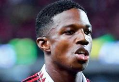 Malacia İstanbul'a gelirken yoldan döndü!