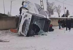 Ağrı'da otobüs devrildi: 16 yaralı