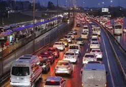 İstanbul’da trafik kırmızı alarm veriyor! Yoğunluk yüzde 87’ye ulaştı