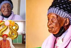 Dünyanın en yaşlı insanı unvanıyla tarihe geçti! 2 besini sofrasından eksik etmiyormuş