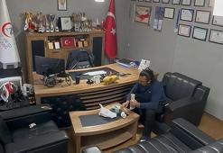 Heimlich manevrasıyla kendini ölümden kurtardı