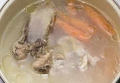 Gençleştiren kemik suyu iksiri! Kazayağı kırışıklıklarını santim santim açıyor