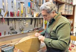 Van'da ağaçları konuşturan adam! Her santiminde yılların emeği var