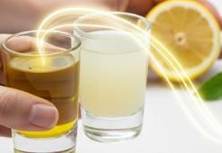 Yatmadan önce bir kaşık içmek yetiyor: İç organları arındıran altın karışım