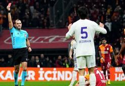 Geceye damga vuran kırmızı kart! Eski hakemler değerlendirdi: Net bir faul’