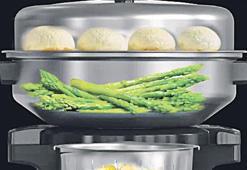 Akıllı robotla eş zamanlı 4 yemek yaptıracak