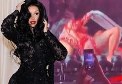 Cardi B sahnede düştü! O anlar viral oldu