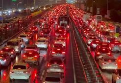 İstanbul trafiği kilit! Yoğunluk yüzde 89'a kadar ulaştı
