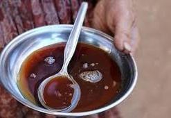 Pekmezin içine 2 damla sıkmak yetiyor! Boğaz ağrısı, öksürük ve mikropların kökünü kazıyor