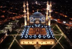 Selimiye Camii Ramazan’a yeni ışığıyla 'merhaba' dedi