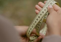 Uykudan uyanır uyanmaz için! Bel çevresindeki yağları yakıyor, 3 günde gözle görülür sonuç