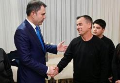 Bakan Kurum, depremzede ailenin yeni evine misafir oldu