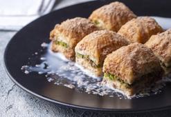 10 dakikada milföyden soğuk baklava tarifi! Bir dilimi asla yetmeyecek
