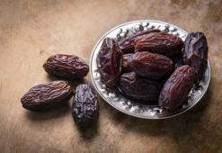 İftar sofralarının vazgeçilmeziydi ama uzmanı uyardı: Hurma tüketirken bu hataya düşmeyin!