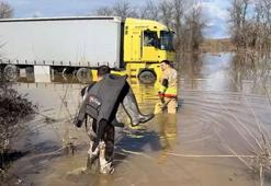 3 gün boyunca aracının içinde mahsur kaldı