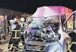 Park halindeki TIR'a çarptı! Kadın yolcu öldü