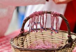 MARTENİÇKA NE ZAMAN TAKILIR? MARTENİÇKA LEYLEK GÖRÜNCE Mİ ÇIKARILIR? MARTENİÇKA HİKAYESİ VE YAPILIŞI