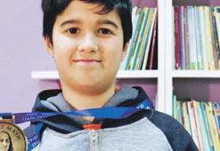 Matematikte ‘3’te 3’ yaptı