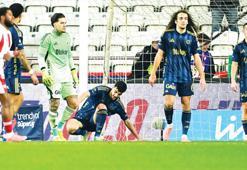 Direği geçemedi, Fener yine tekledi!