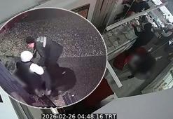 Kuyumcuda 2 dakikada 18 milyonluk soygun: Güvenlik görevlisiyle burun buruna geldiler!