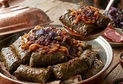Bu tarifi deneyen pişman olmuyor! Tam ölçülü, asla dağılmayan bakla dolması nasıl yapılır?