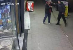Alacak-verecek meselesi kardeşleri birbirine düşürdü! Tekme tokat kavga kamerada