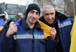 Savaşın ortasında dev esir takası! 600 asker özgürlüğüne kavuştu