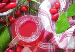 Geleneksel kızılcık şerbetinin 3 kritik püf noktası! Böyle yaparsanız tadına doyamayacaksınız