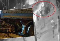 İkiye bölünen araçtan sağ kurtuldu! Feci kaza saniye saniye kameraya yansıdı