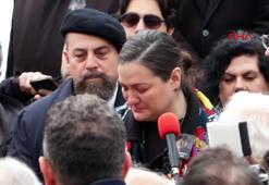 İlber Ortaylı’nın kızı Tuna Ortaylı, cenaze töreninde konuşurken gözyaşlarını tutamadı