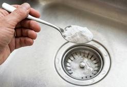 Eski bir Japon geleneği ama etkisi inanılmaz: Lavaboya tuz dökmenin kimsenin bilmediği o sırrı!