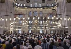 BAYRAM NAMAZINDA HANGİ SURELER VE DUALAR OKUNUR? HER REKATTA HANGİ SURELER TERCİH EDİLMELİ, TEKBİRLER NASIL GETİRİLİR? RAMAZAN BAYRAMI NAMAZINDA OKUNACAK SURELER VE DUALAR REHBERİ