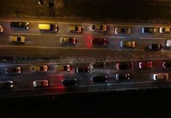 43 ilin geçiş noktasında tatilcilerin dönüş yolculuğu sürüyor