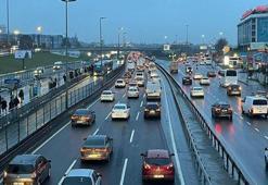 İstanbul’da bayram dönüşü trafiği: Haftanın ilk günü yoğunluk başladı