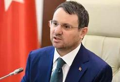 Bakan Gürlek, Özgür Özel ve Murat Emir'den kazandığı 150 bin liralık tazminatı AFAD'a bağışladı