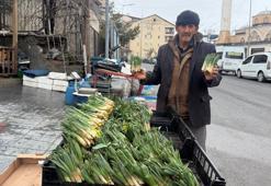 Hakkari'de tezgahta yerini aldı! Dağdan tek tek toplanıyor: Karaciğer sağlığını destekleyip demir eksikliğini bitiriyor!