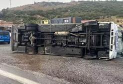 İzmir'de futbolcuları taşıyan midibüs devrildi! 4 sporcu yaralandı