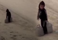 Dünyanın yükü onun omzunda