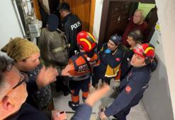 13 köpekle aynı evdeydi! İtfaiye kapıyı kırınca gerçek ortaya çıktı