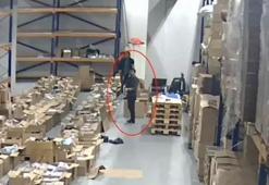 Kaçak düzeni gümrükte ortaya çıktı... 4 personel kameraya yansıdı